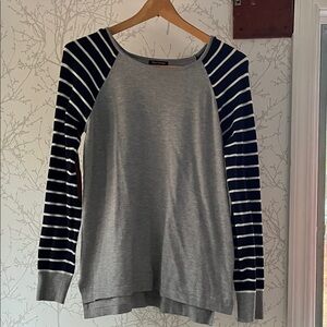 Pink Clover Gray Top with Black Label